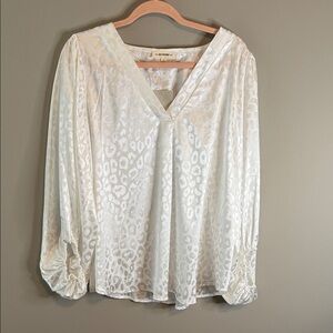Eesome Women’s Elegant‎ White Leopard Print Blouse Large